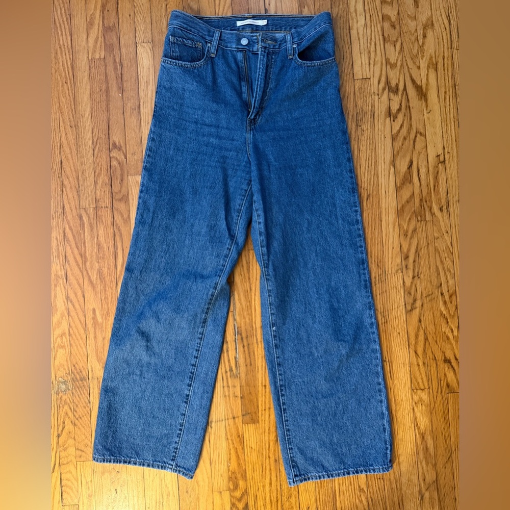 Levi’s High Waisted Straight Jean